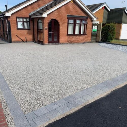 resin bound driveway with block paving edge
